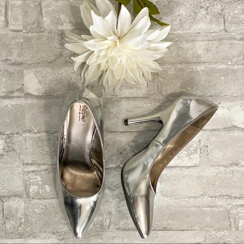 SOLD | Mossimo Elegant Metallic Heels EUC - Picture 1 of 12